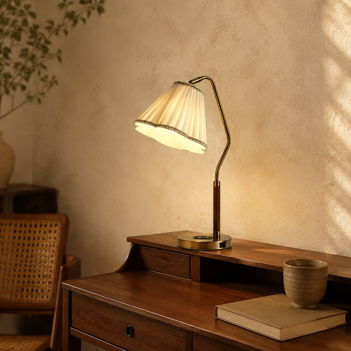 Marais Pleated Gooseneck Desk Lamp